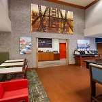 Hampton Inn & Suites St. Louis At Forest Park 